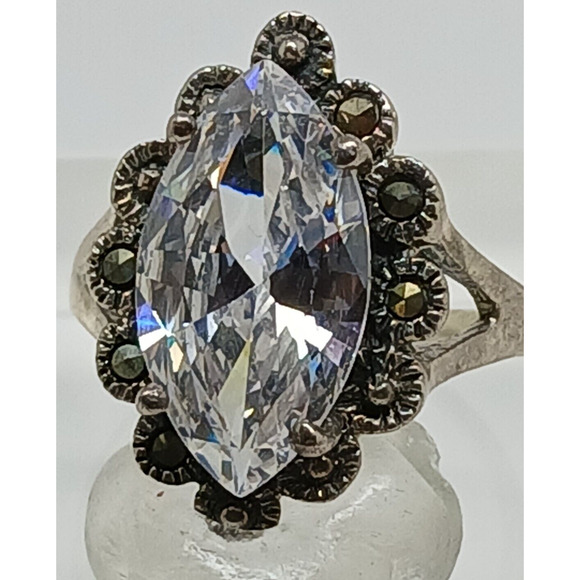 Vintage Jewelry Marcasite Sterling Silver Solitaire Simulated Diamond Ring SZ 9 - Picture 2 of 9